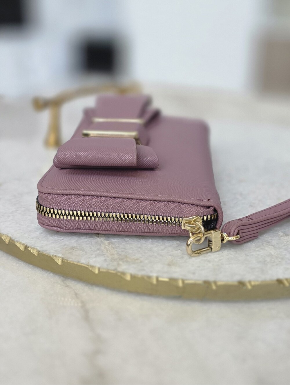 Betsey Johnson Large 3D Bow Zip Around Wallet Wristlet Mauve Plum Saffiano - Picture 4 of 15